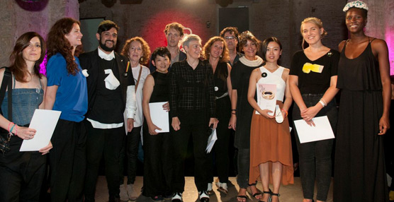 Rodrigo Acosta y Anna Norrgrann, ganadores de los premios Enjoia’t 2014 que organiza la asociación catalana de artesanos (A-FAD)