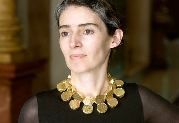 La escultora y diseñadora de joyas Blanca Muñoz ingresa en la Real Academia