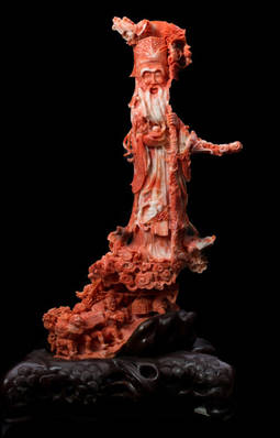 Pieza china labrada en coral, de la colección Liverino en el Museo del Coral, Torre del Greco, Italia.