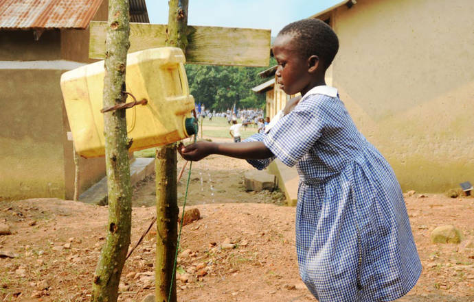 Uganda es uno de los países en los que la empresa desarrolla programas relacionados con la gestión del agua. 