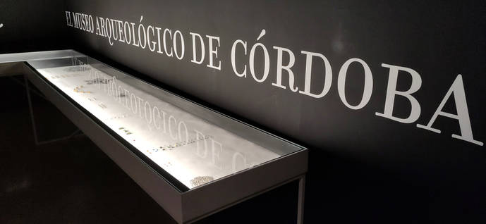 Córdoba expone un tesoro del Califato recuperado gracias a Internet con filigranas de hace 20 siglos