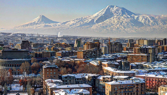 La capital del país, Everán, con el conocido monte Ararat al fondo. 