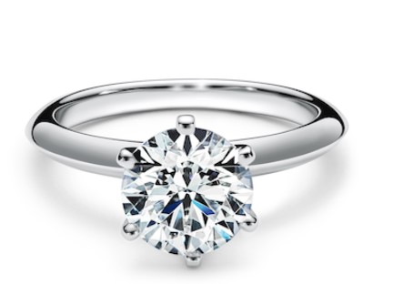 El Tiffany Setting: el primer anillo de compromiso