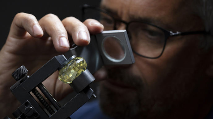 Christies subastará el mayor diamante amarillo encontrado en América del Norte