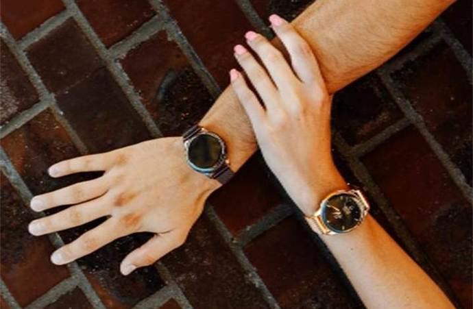 Maxcom refuerza la gama Ecowatch con un nuevo modelo con diseño atemporal