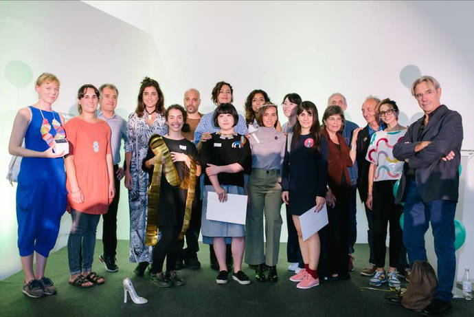 Miembros del jurado, junto a ganadores y finalistas en esta edición 2018 de los Premios Enjóyate.  (Foto: Anna Achón)