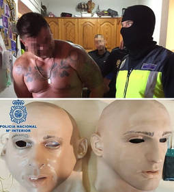 Momento de la detención del peligroso atracador, en octubre de 2016. Abajo, las máscaras de látex incautadas por la policía y que se emplearon en el robo. 