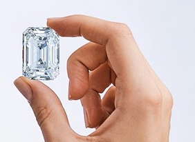 Christies subastará el mayor diamante cortado en Rusia
