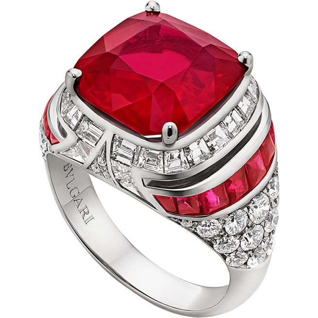 Anillo Magnifica de Alta Joyería en platino con un rubí talla cojín antiguo Pigeon's Blood, rubíes talla buff-top, diamantes talla fantasía y pavé de diamantes.