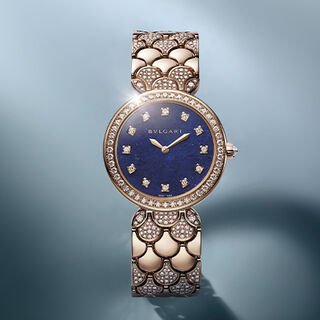 Reloj Divas' Dream en oro rosa con diamantes engastados en la caja y el brazalete, con esfera de lapislázuli.