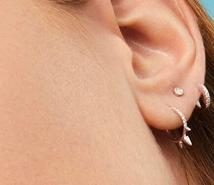 Cómo cuidar la perforación de un piercing-joya