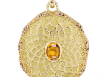 Los colgantes ‘Tusk’ apoyan a los elefantes huérfanos