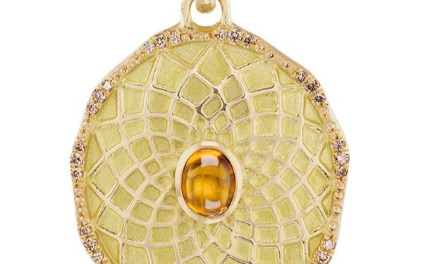 Los colgantes ‘Tusk’ apoyan a los elefantes huérfanos