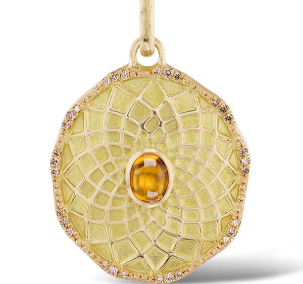 Los colgantes ‘Tusk’ apoyan a los elefantes huérfanos