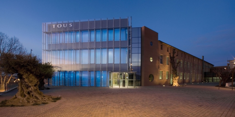 El Ayuntamiento de Manresa reconoce la trayectoria de Tous