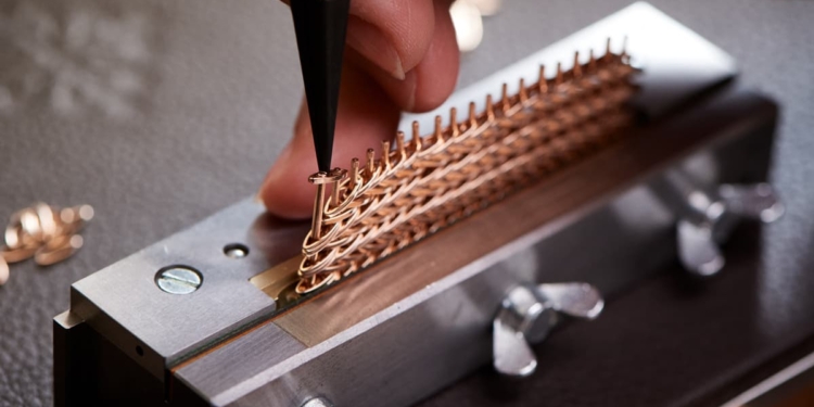 Patek Philippe reinterpreta su Golden Ellipse