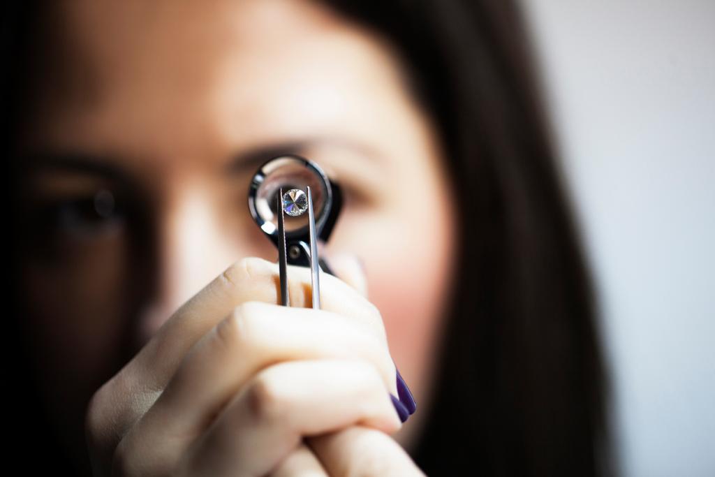 Detectan cambios temporales de color en los diamantes sintéticos CVD