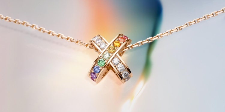 Chaumet lanza un nuevo colgante Jeux de Liens Rainbow