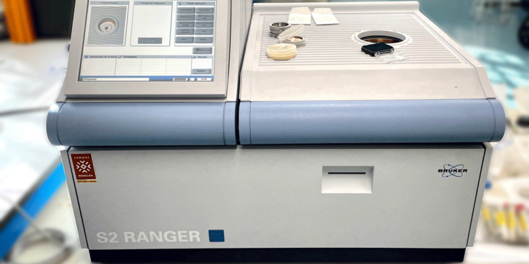 IGELab: Determinación de rellenos vítreos en diamantes