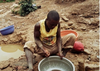 La minería artesanal llama a la puerta de la industria joyera