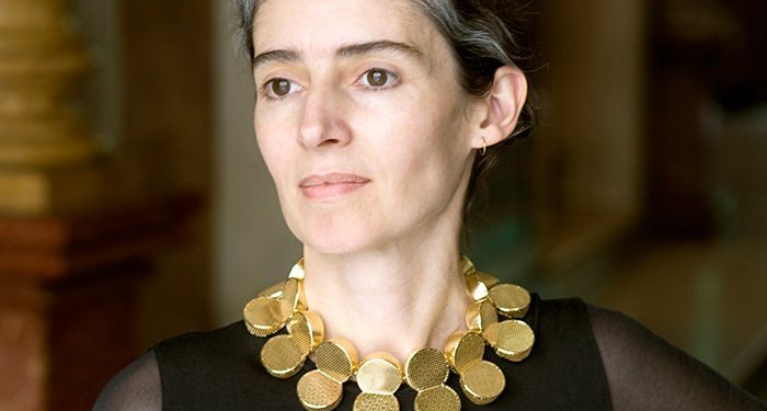 La escultora y diseñadora de joyas Blanca Muñoz ingresa en la Real Academia