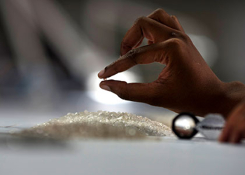 De Beers rebaja también los precios de los diamantes más pequeños