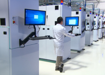 Los diamantes sintéticos de Leonardo Di Caprio aterrizan en Oriente Medio