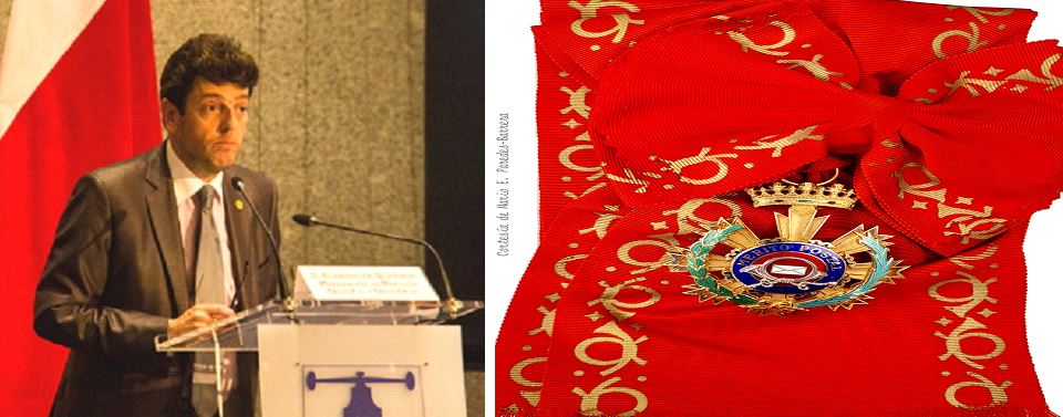 Eugenio de Quesada recibe la Orden Civil del Mérito Postal