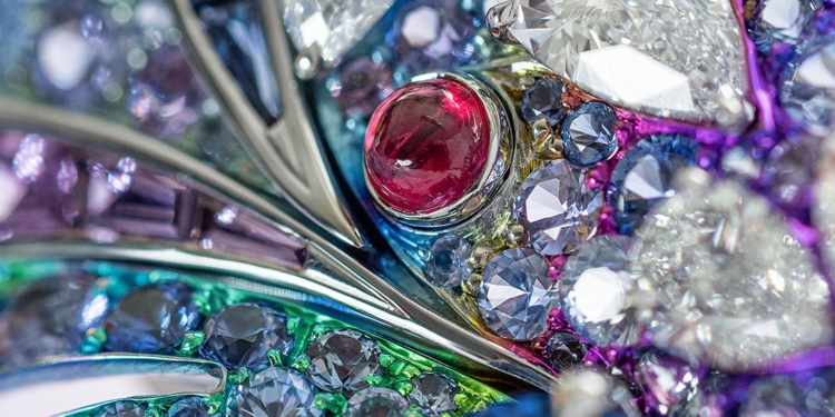 Vibrant Wings: el titanio da alas a esta creación