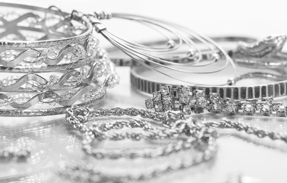 La plata mantiene los márgenes más altos en comparación con otros metales