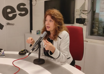 Las gemas y las joyas saltan a las ondas de la mano de Laura Márquez