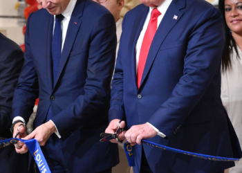 EE.UU amenaza con represalias al lujo francés en respuesta a la Tasa Google