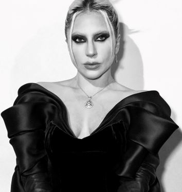 Lady Gaga luce joyas Chaumet en el evento de Dom Perignon