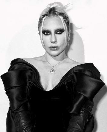 Lady Gaga luce joyas Chaumet en el evento de Dom Perignon