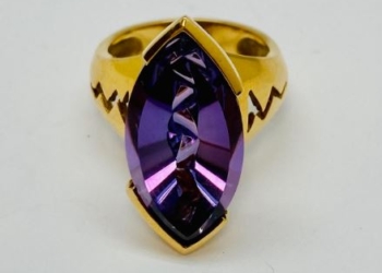 Laura Márquez presenta sus piezas realizadas con materiales reciclados y ecológicos