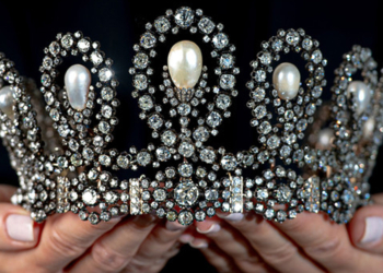 Una tiara digna de una reina (de España) se vende en Sothebys por 1,3 millones