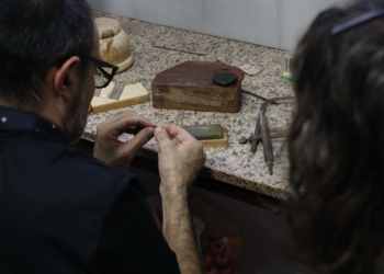Manolo Blahnik convertirá las cenizas del volcán de La Palma en joyas