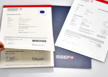 Alteración digital del certificado gemológico de una esmeralda