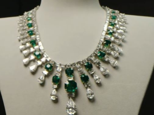 Sotheby’s presenta un collar diseñado por Ronald Abram