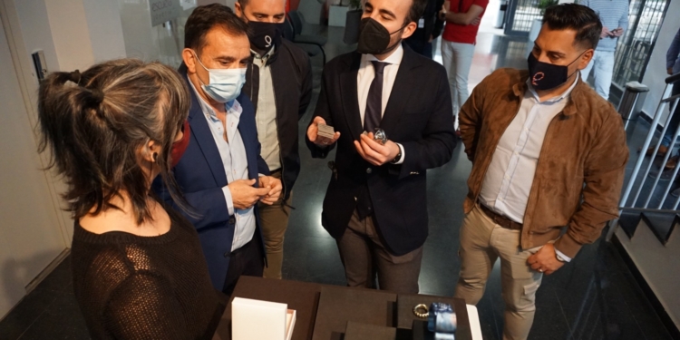 Cuatro joyas en titanio para la colección permanente de la E.J de Córdoba