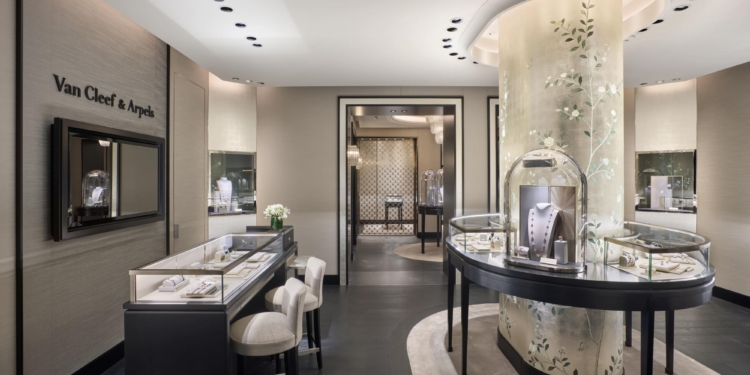 Van Cleef & Arpels abre su primera boutique en Barcelona