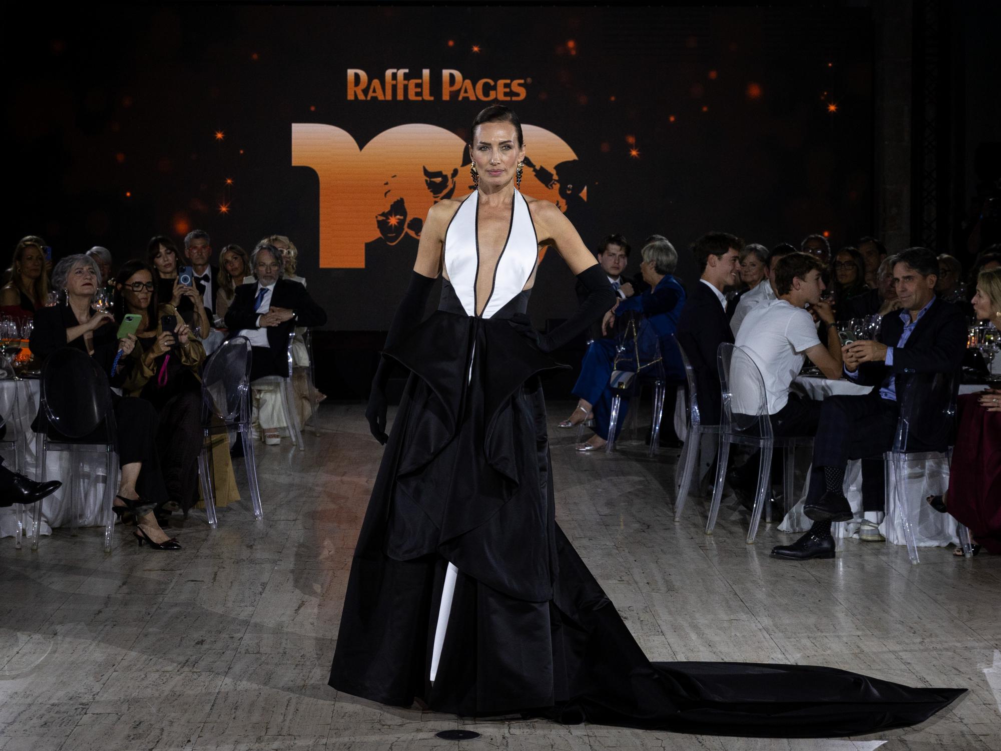 ‘Raffel & Lola: Fashion Through Time’, desfile de Lola Casademunt