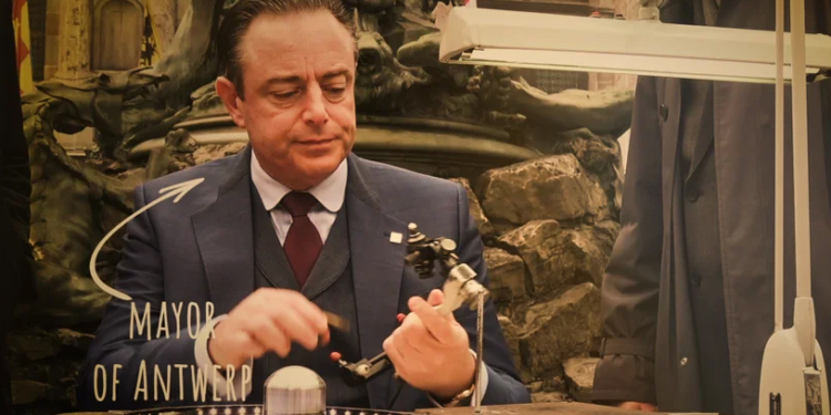 Amberes homenajea los 100 años de la talla Brillante: 57 lapidarios para un diamante