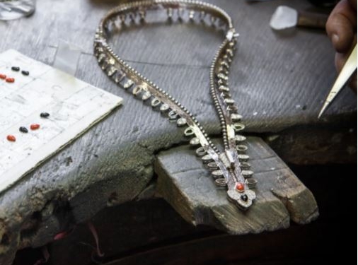 Van Cleef & Arpels lanza talleres para conocer las profesiones de la joyería