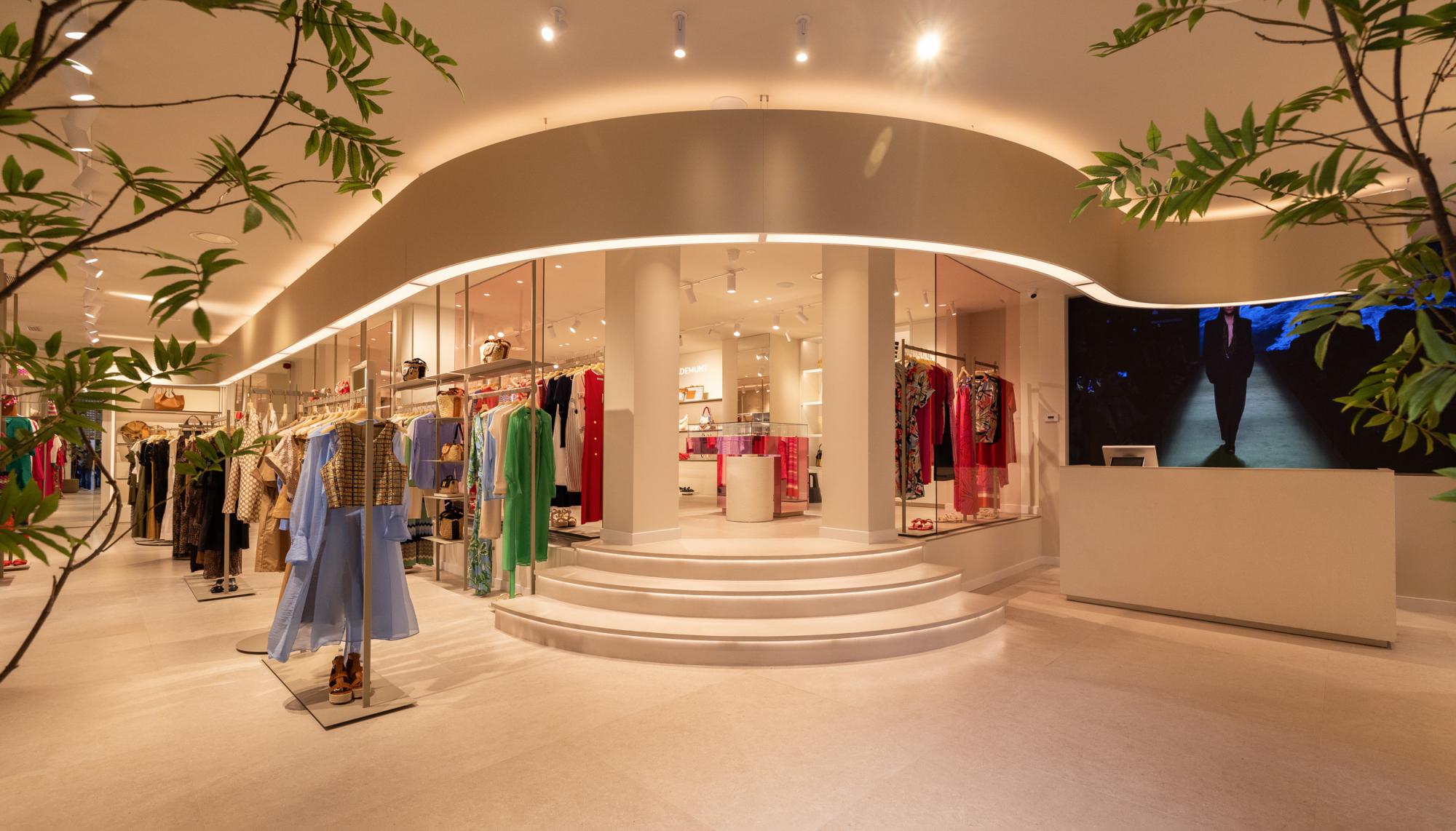 Lola Casademunt reabre su ‘flagship store’ en Madrid