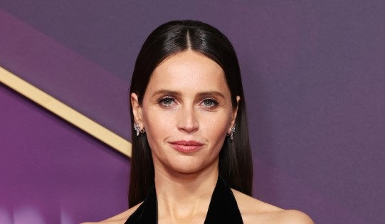 Actrices y cantantes lucen Chaumet en los premios Bafta