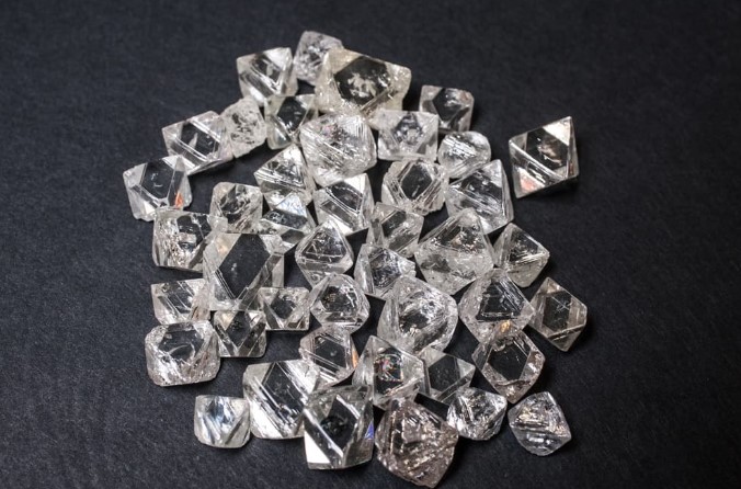 Alrosa podría reducir parte de su producción en este año 2025