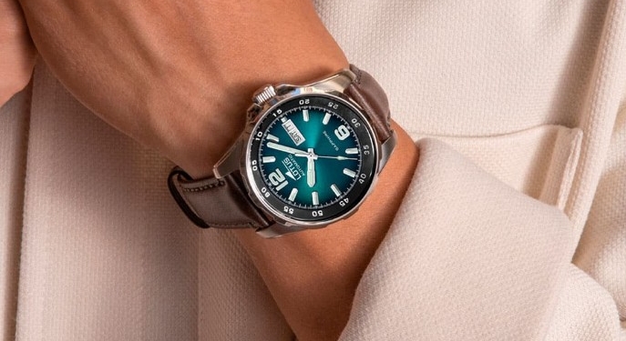 Lotus lanza su nueva colección de relojes Lotus Koms