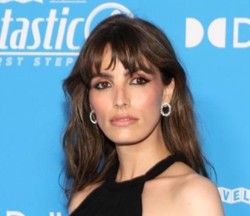 Lux Pascal con joyas de TOUS Atelier en la premiere de Los Cuatro Fantásticos