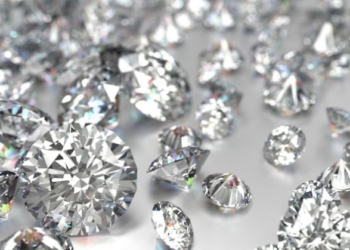 Alrosa podría disminuir su producción por crisis